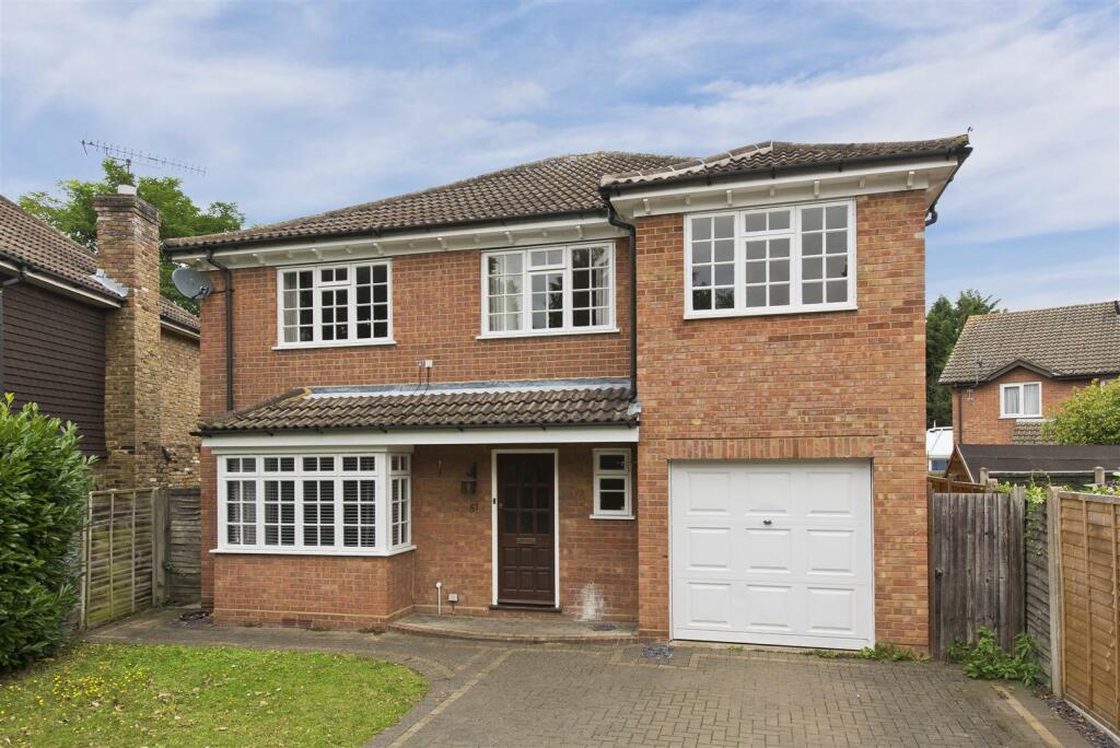 6 bed Detached House for rent in Woking. From Butlers Property Online - Weybridge