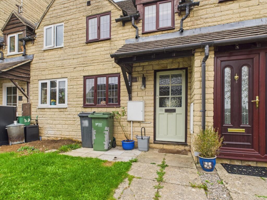 2 bed Mid Terraced House for rent in Eastcombe. From CGT Lettings - Cheltenham