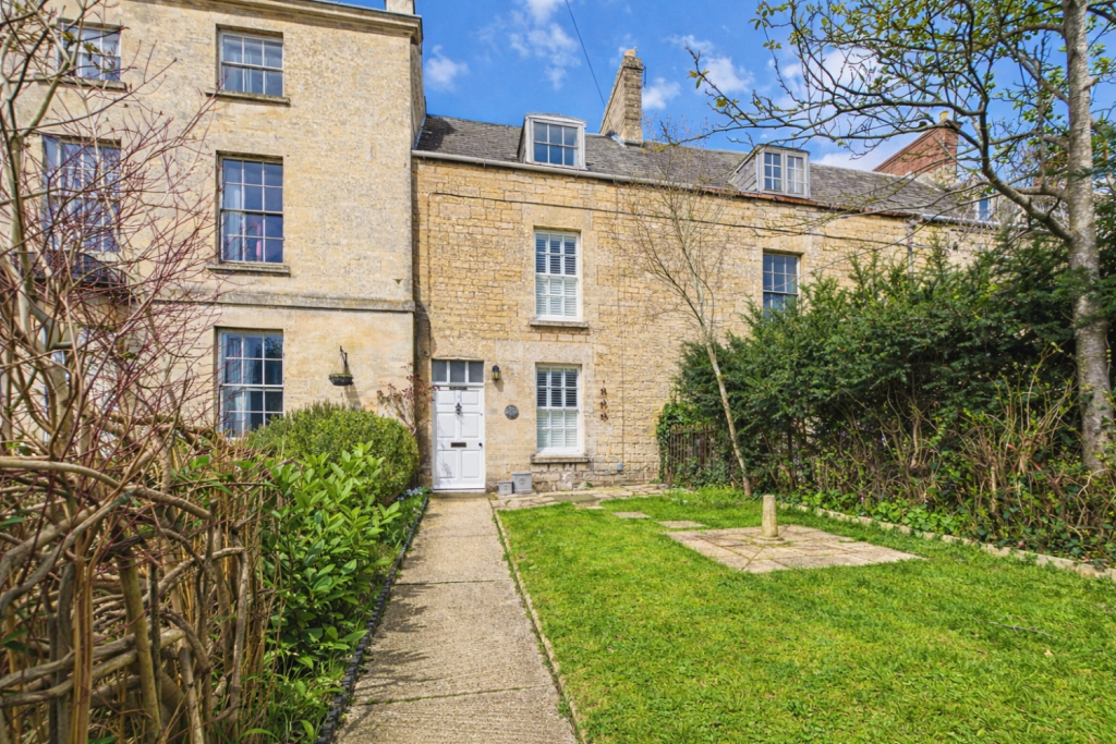 3 bed Mid Terraced House for rent in Stroud. From CGT Lettings - Cheltenham