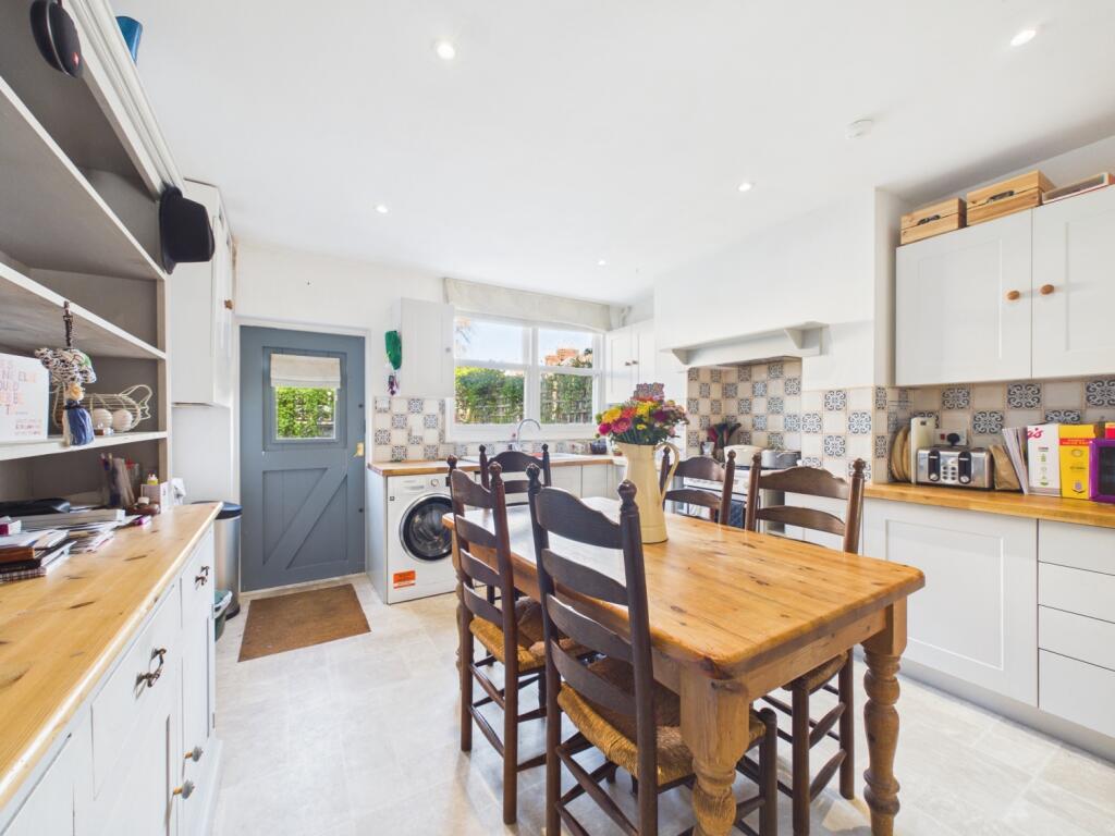 3 bed Mid Terraced House for rent in Tewkesbury. From CGT Lettings - Cheltenham