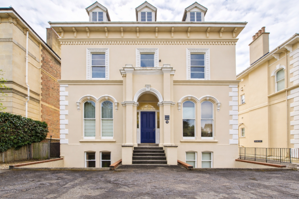 0 bed Studio for rent in Cheltenham. From CGT Lettings - Cheltenham