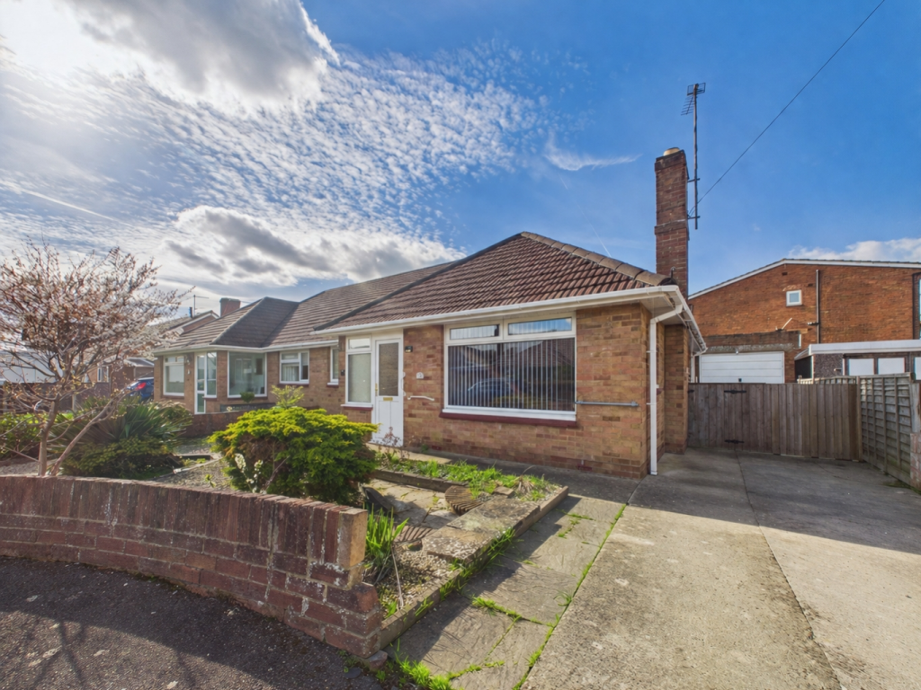 2 bed Semi-detached bungalow for rent in Churchdown. From CGT Lettings - Cheltenham