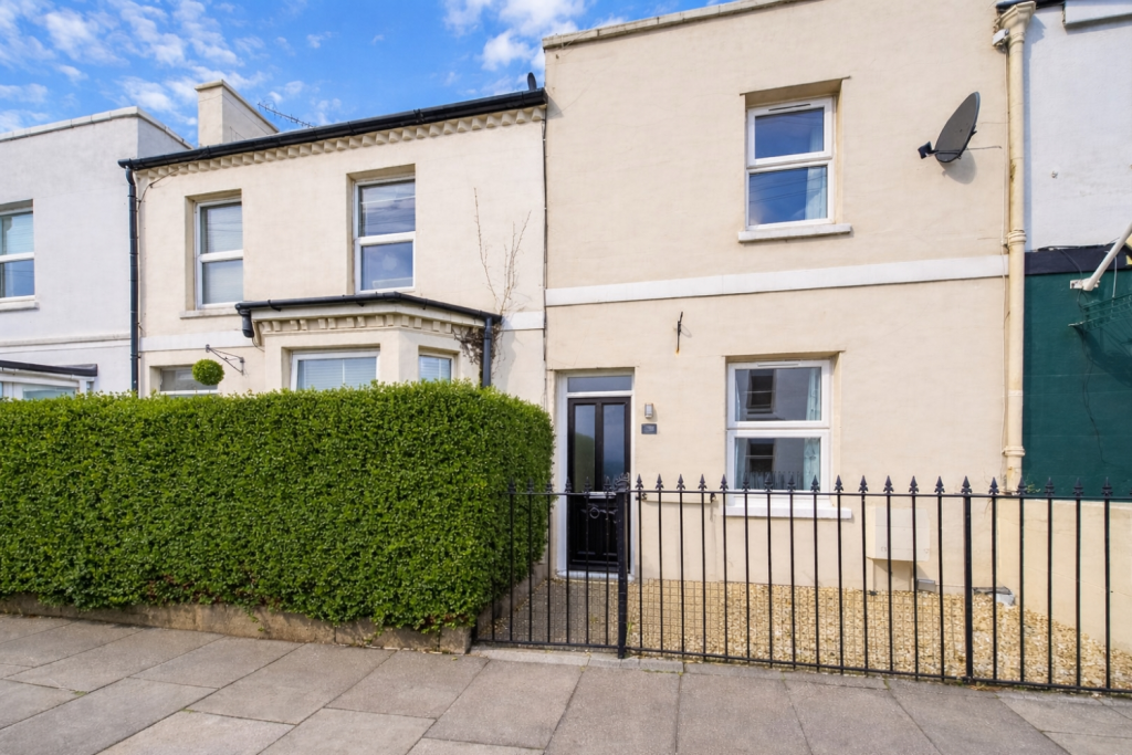 3 bed Mid Terraced House for rent in Leckhampton Hill. From CGT Lettings - Cheltenham