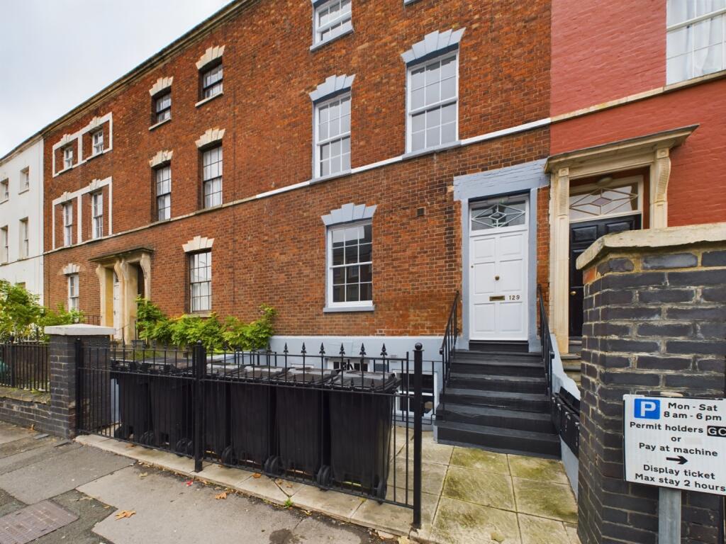 0 bed Studio for rent in Gloucester. From CGT Lettings - Cheltenham