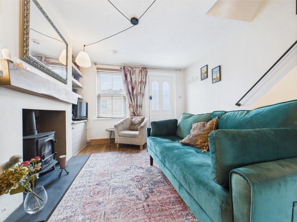 2 bed Mid Terraced House for rent in Cheltenham. From CGT Lettings - Cheltenham