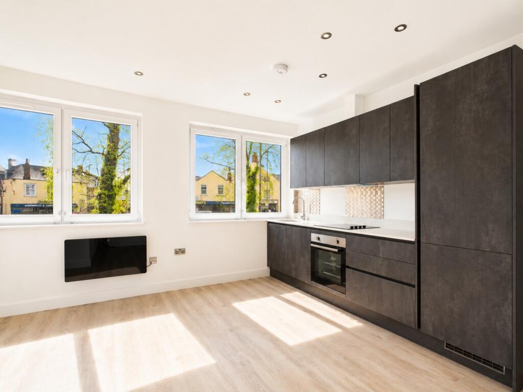 1 bed Mid Terraced House for rent in . From CGT Lettings - Cheltenham