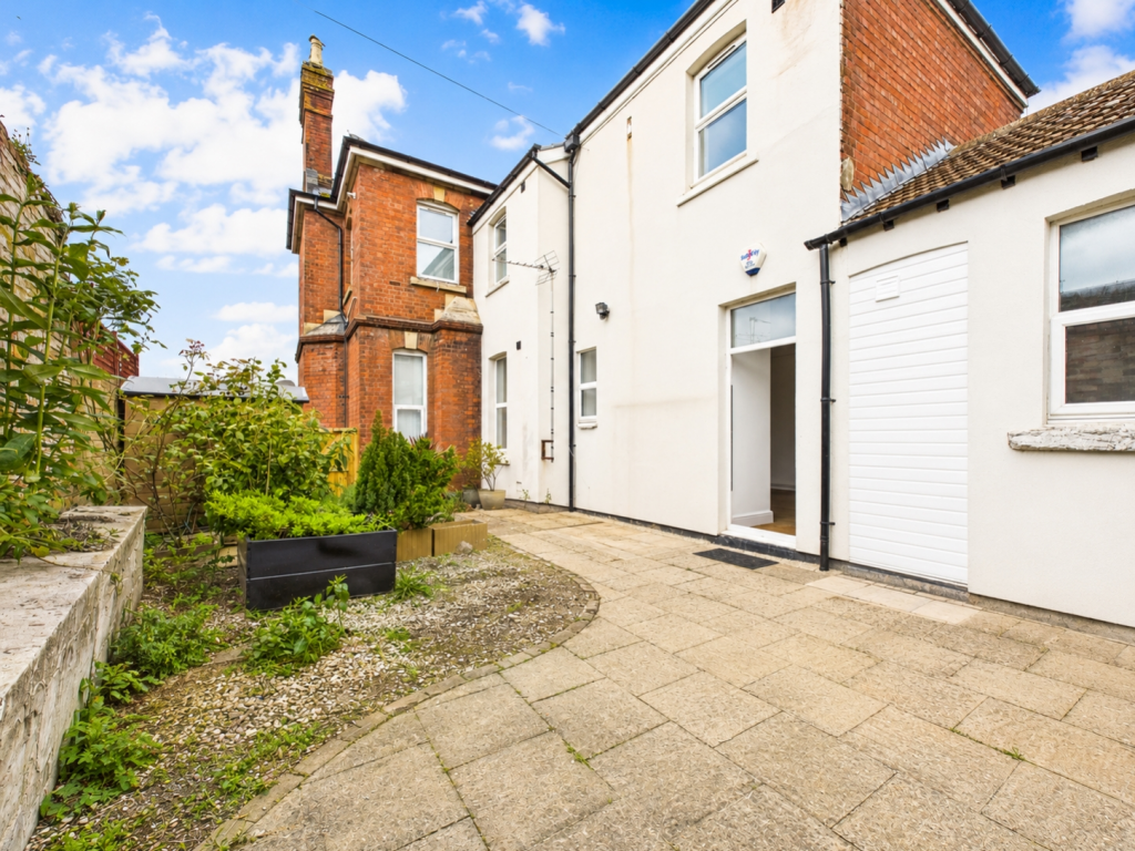 1 bed 1st Floor Flat for rent in Brookthorpe. From CGT Lettings - Cheltenham 1 bed 1st Floor Flat for rent in Brookthorpe. From CGT Lettings - Cheltenham