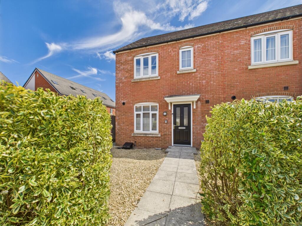3 bed Mid Terraced House for rent in Gloucester. From CGT Lettings - Cheltenham 3 bed Mid Terraced House for rent in Gloucester. From CGT Lettings - Cheltenham