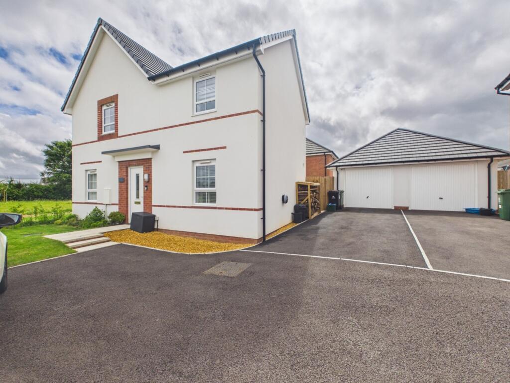 4 bed Detached for rent in . From CGT Lettings - Cheltenham