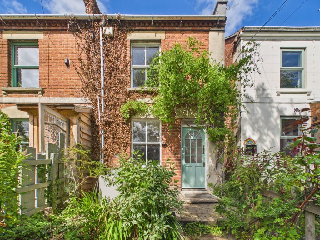 2 bed End of Terrace for rent in Stroud. From CGT Lettings - Cheltenham