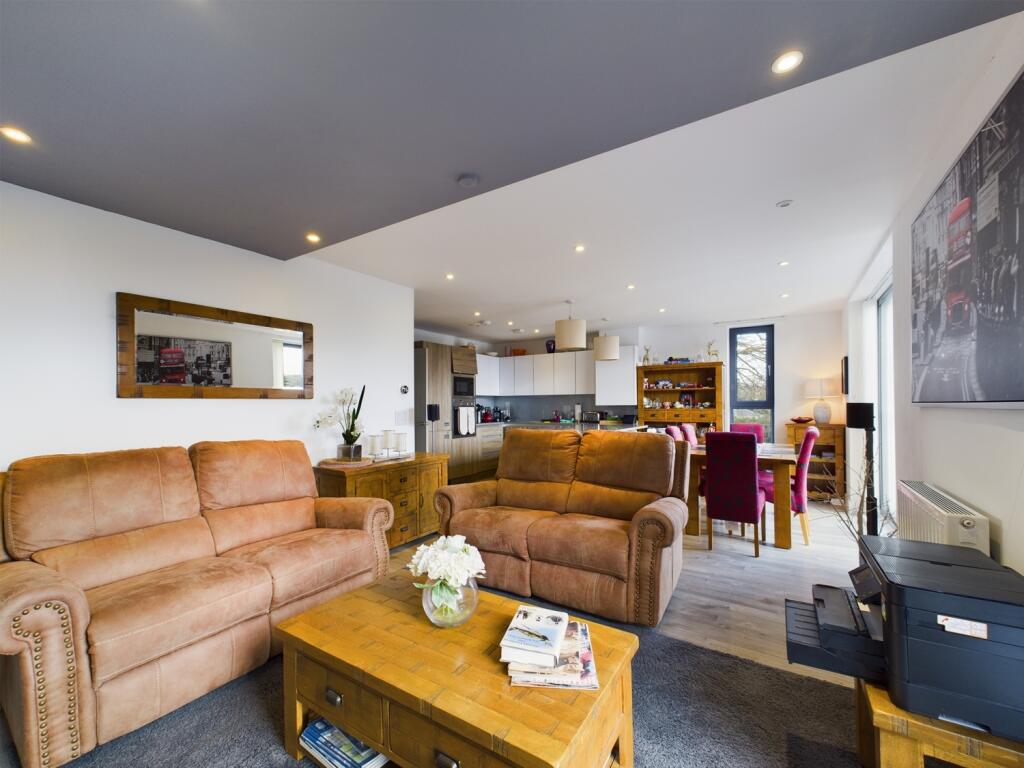 2 bed Apartment for rent in Golden Valley. From CGT Lettings - Cheltenham