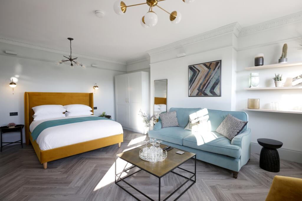 1 bed Penthouse for rent in Cheltenham. From CGT Lettings - Cheltenham