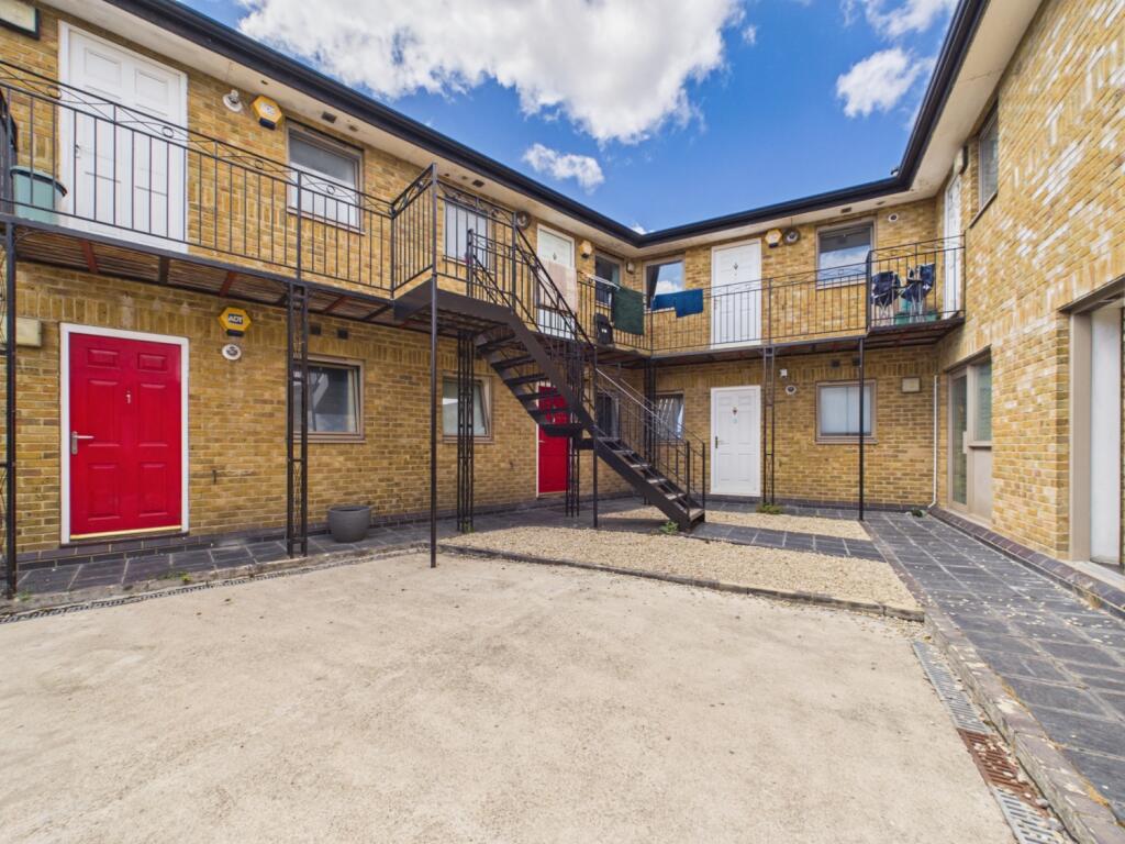 2 bed 1st Floor Flat for rent in Prestbury. From CGT Lettings - Cheltenham