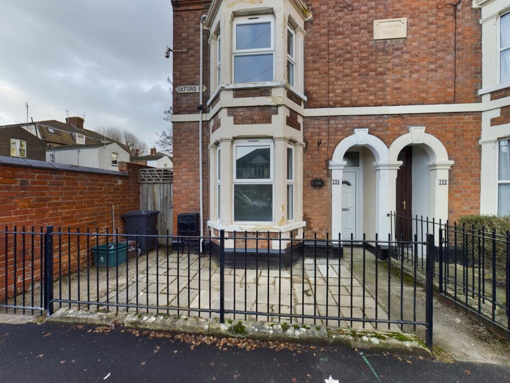 4 bed Semi Detached for rent in Gloucester. From CGT Lettings - Cheltenham 4 bed Semi Detached for rent in Gloucester. From CGT Lettings - Cheltenham