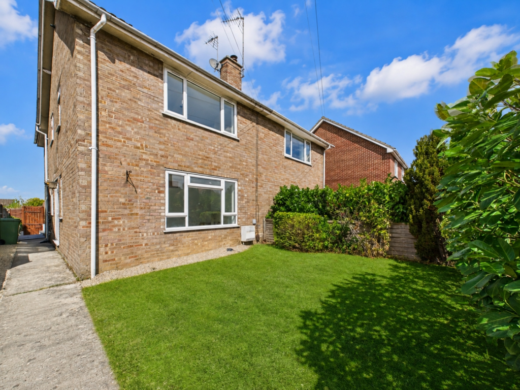 3 bed Semi Detached for rent in Cheltenham. From CGT Lettings - Cheltenham 3 bed Semi Detached for rent in Cheltenham. From CGT Lettings - Cheltenham