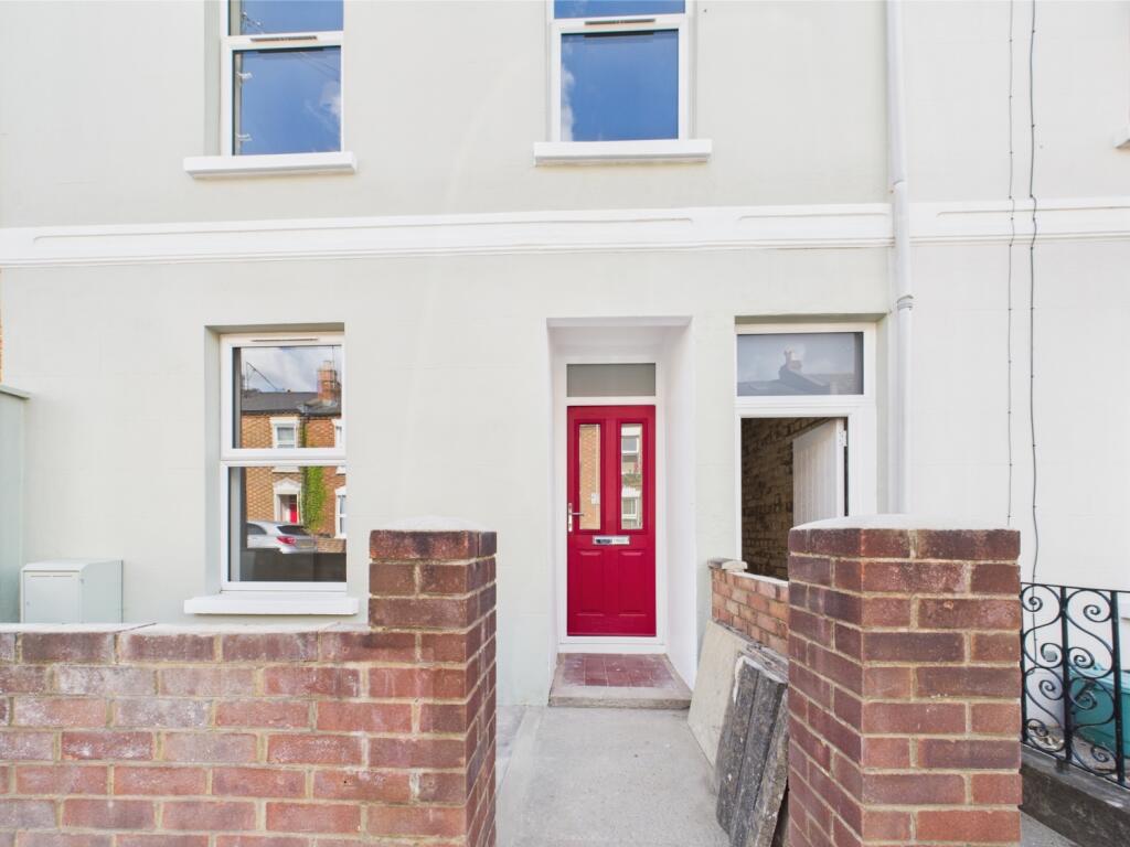3 bed Mid Terraced House for rent in Cheltenham. From CGT Lettings - Cheltenham