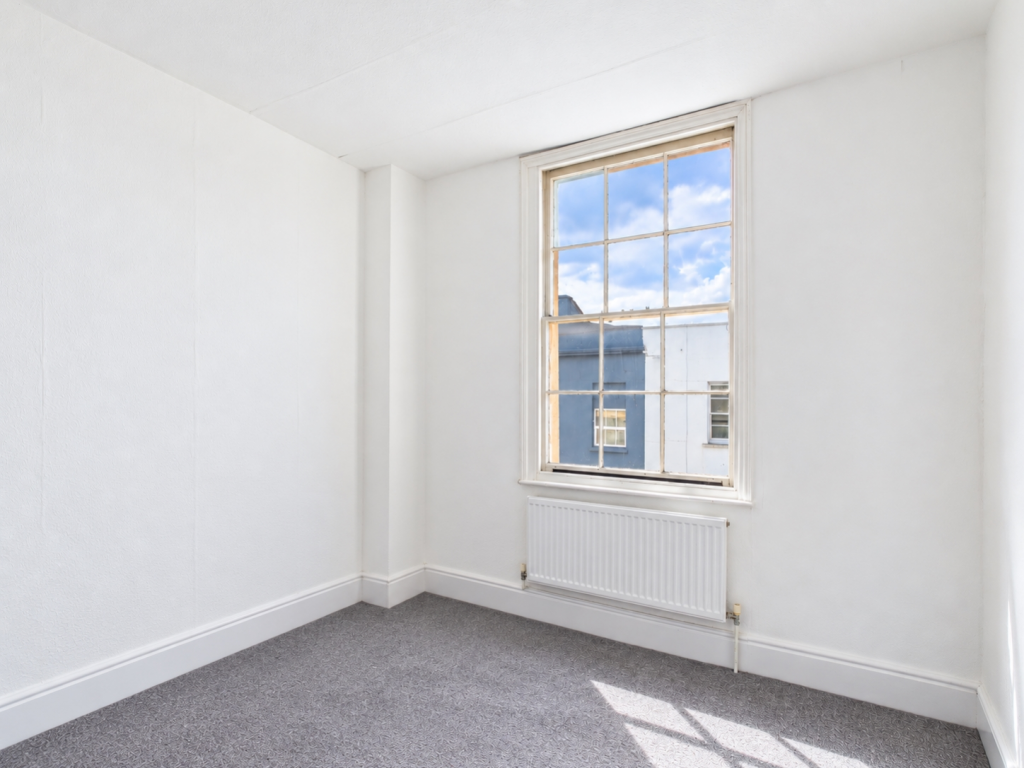 4 bed Mid Terraced House for rent in Cheltenham. From CGT Lettings - Cheltenham