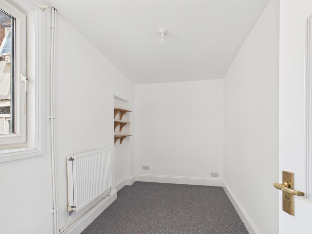 4 bed Mid Terraced House for rent in Cheltenham. From CGT Lettings - Cheltenham