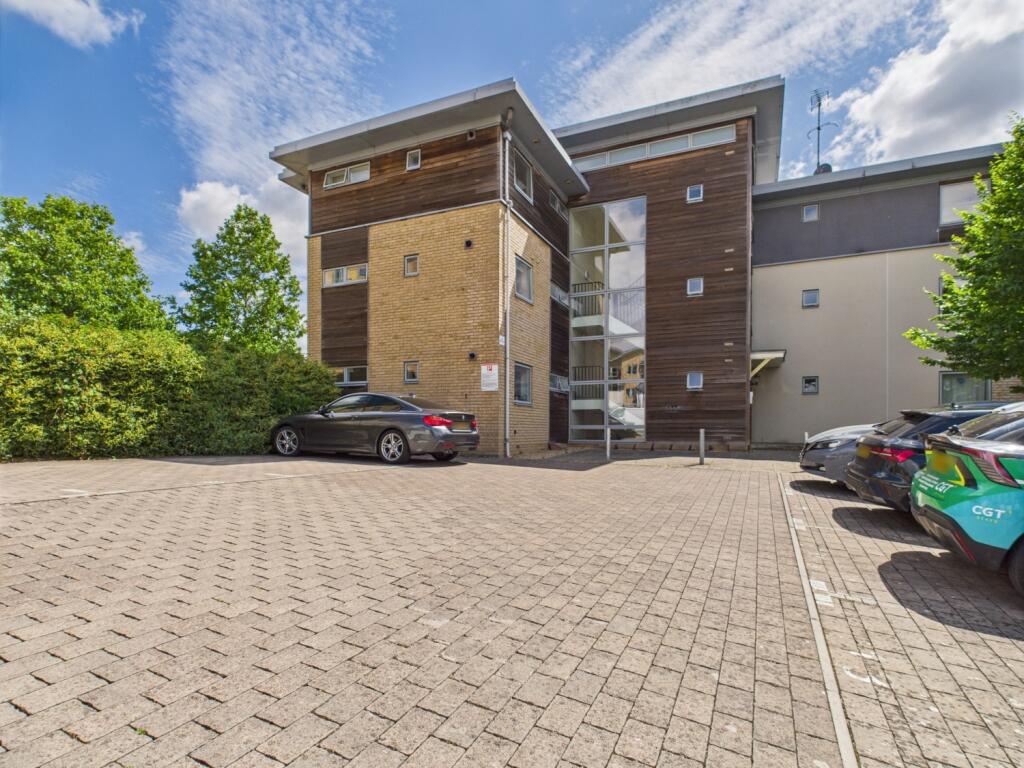 2 bed 1st Floor Flat for rent in Golden Valley. From CGT Lettings - Cheltenham 2 bed 1st Floor Flat for rent in Golden Valley. From CGT Lettings - Cheltenham