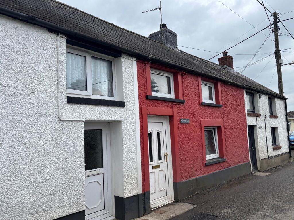 2 bed Mid Terraced House for rent in Felindre. From Clee Tompkinson & Francis - Llandeilo