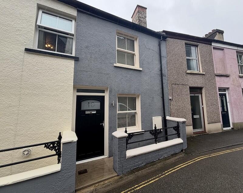 2 bed Mid Terraced House for rent in Llandeilo. From Clee Tompkinson & Francis - Llandeilo