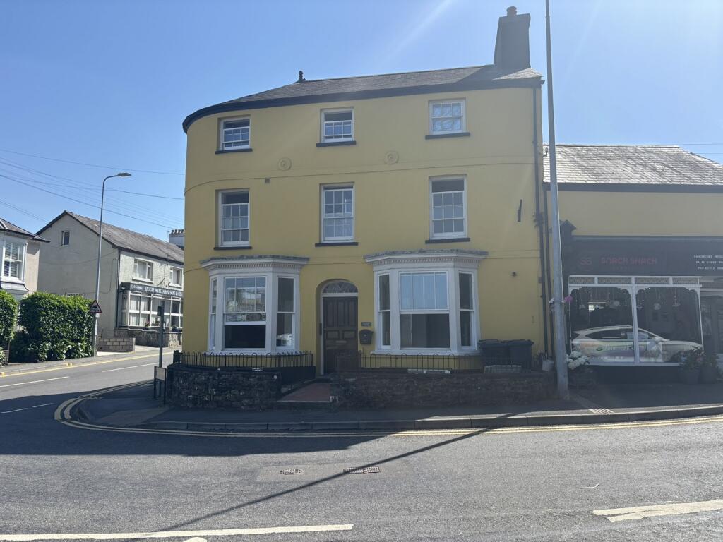 1 bed 1st Floor Flat for rent in Llandeilo. From Clee Tompkinson & Francis - Llandeilo