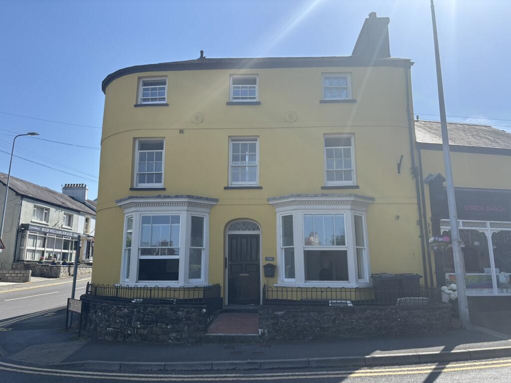 1 bed House (unspecified) for rent in Llandeilo. From Clee Tompkinson & Francis - Llandeilo