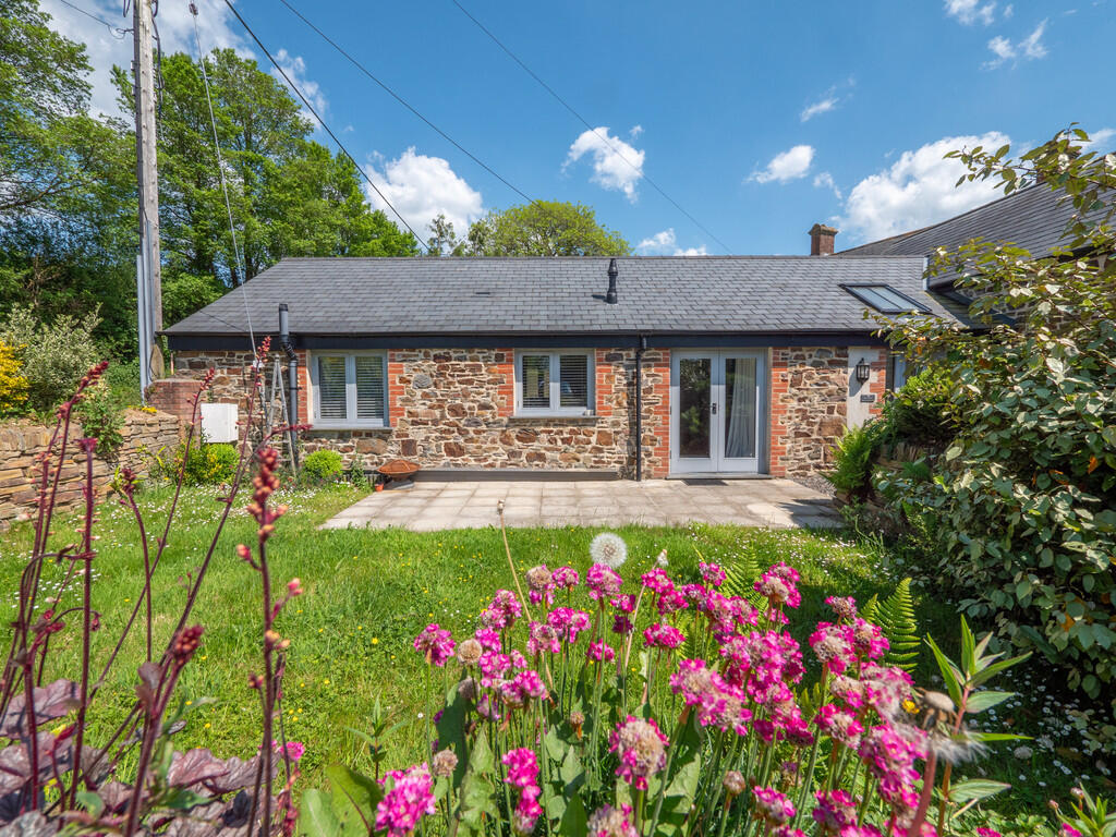 2 bed Barn Conversion for rent in Bridgerule. From Colwills - Bude