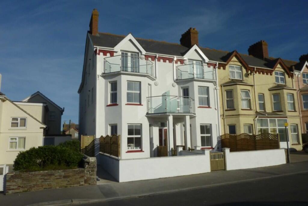 2 bed 1st Floor Flat for rent in Bude. From Colwills - Bude