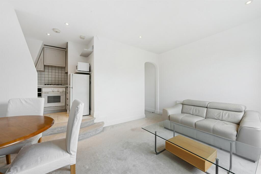 2 bed Apartment for rent in Kensington. From Campden Estates - Chelsea