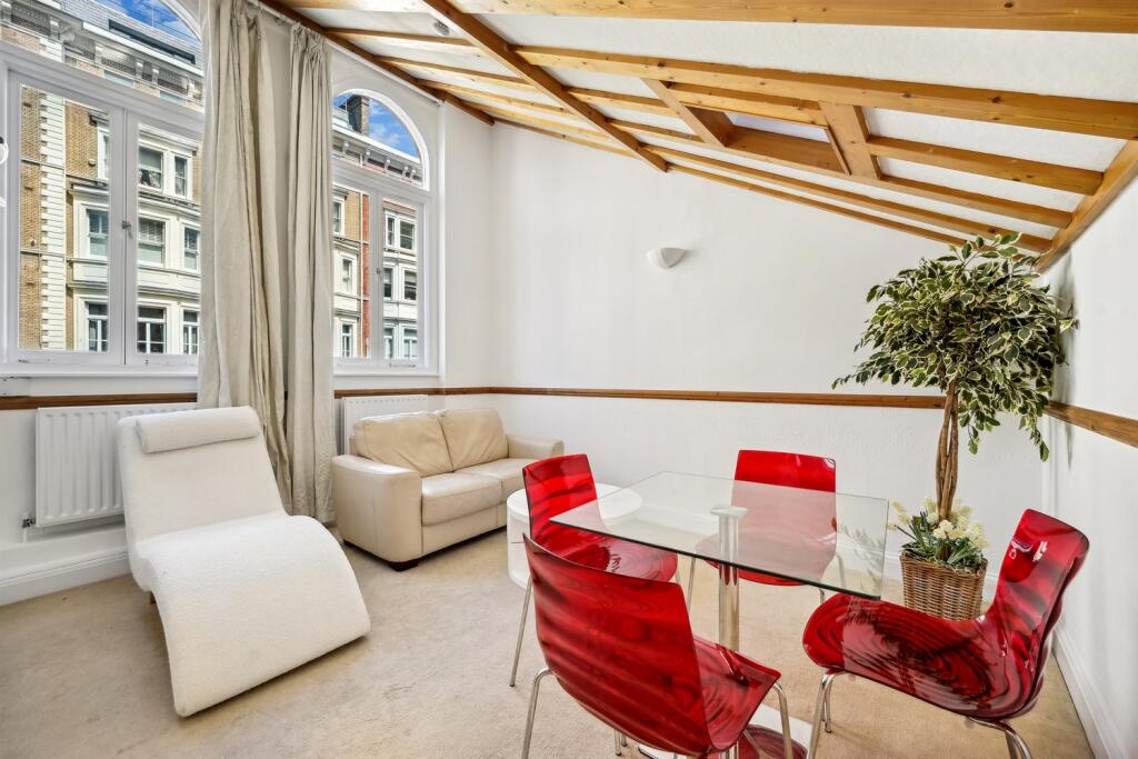 1 bed 1st Floor Flat for rent in Kensington. From Campden Estates - Chelsea
