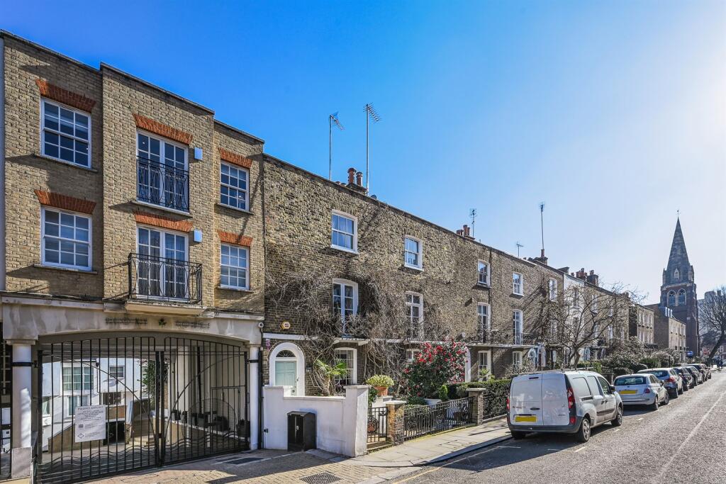 3 bed Mid Terraced House for rent in Chelsea. From Campden Estates - Chelsea