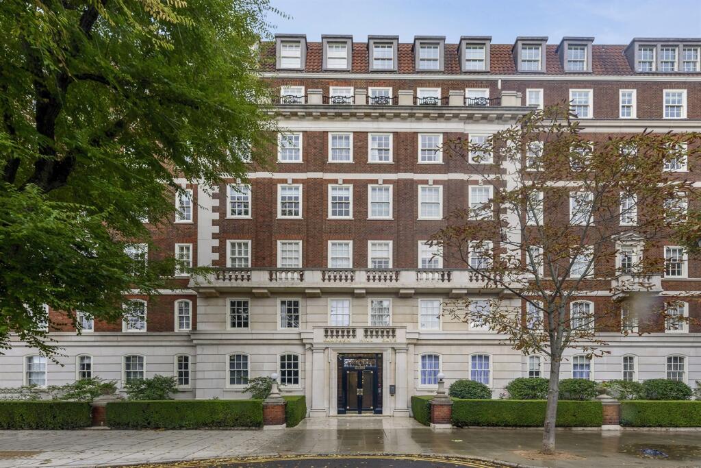3 bed 1st Floor Flat for rent in Kensington. From Campden Estates - Chelsea