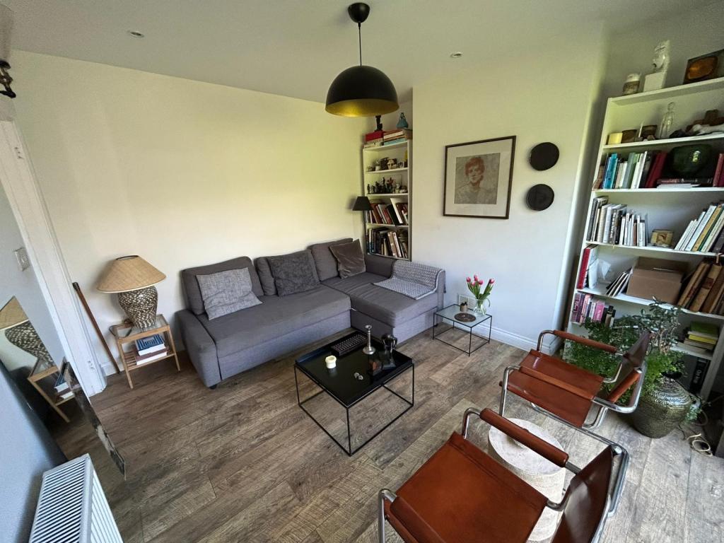 3 bed Semi Detached for rent in Catford. From canary properties