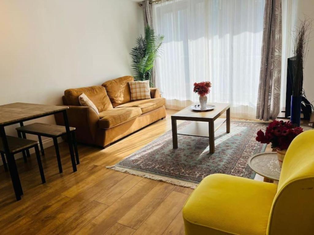 2 bed Apartment for rent in Watford. From canary properties