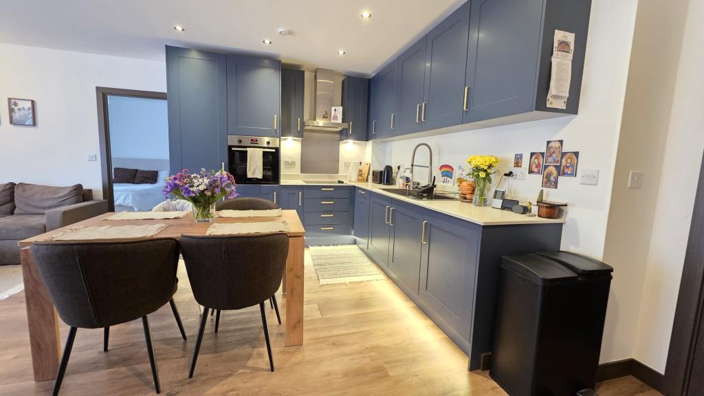 2 bed 1st Floor Flat for rent in Watford. From canary properties