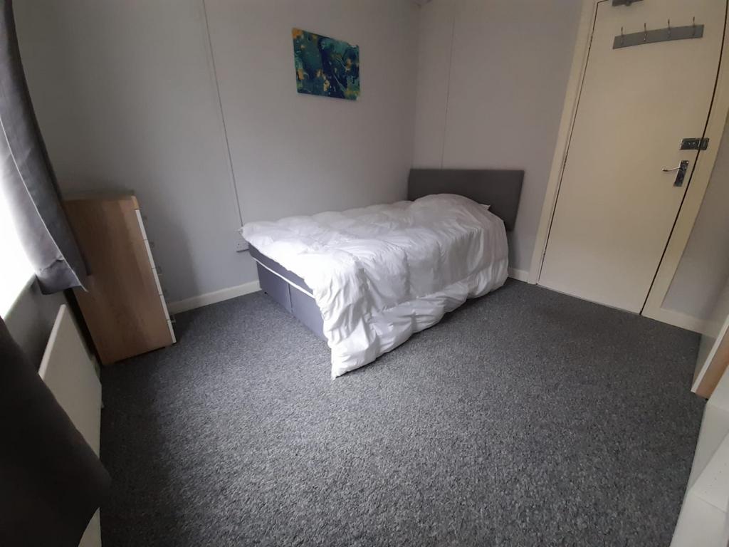 4 bed Detached bungalow for rent in London. From canary properties 4 bed Detached bungalow for rent in London. From canary properties