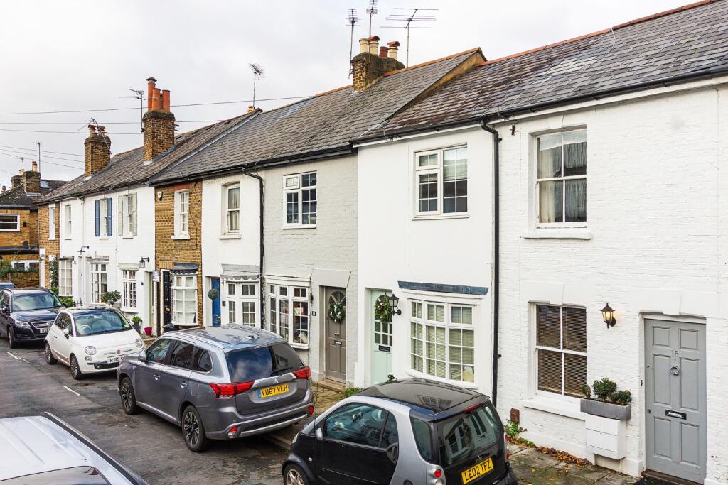 2 bed Cottage for rent in Richmond. From Cantell & Co - Richmond 2 bed Cottage for rent in Richmond. From Cantell & Co - Richmond
