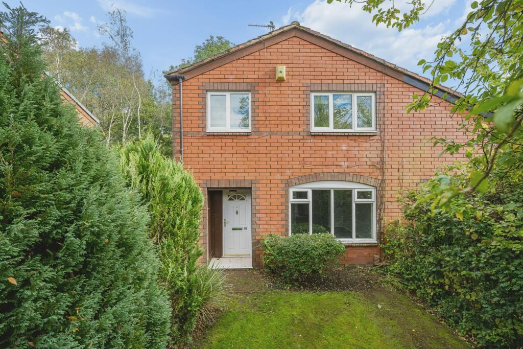 4 bed Semi Detached for rent in Lane End. From Courtyard Property Consultants - Culcheth 4 bed Semi Detached for rent in Lane End. From Courtyard Property Consultants - Culcheth
