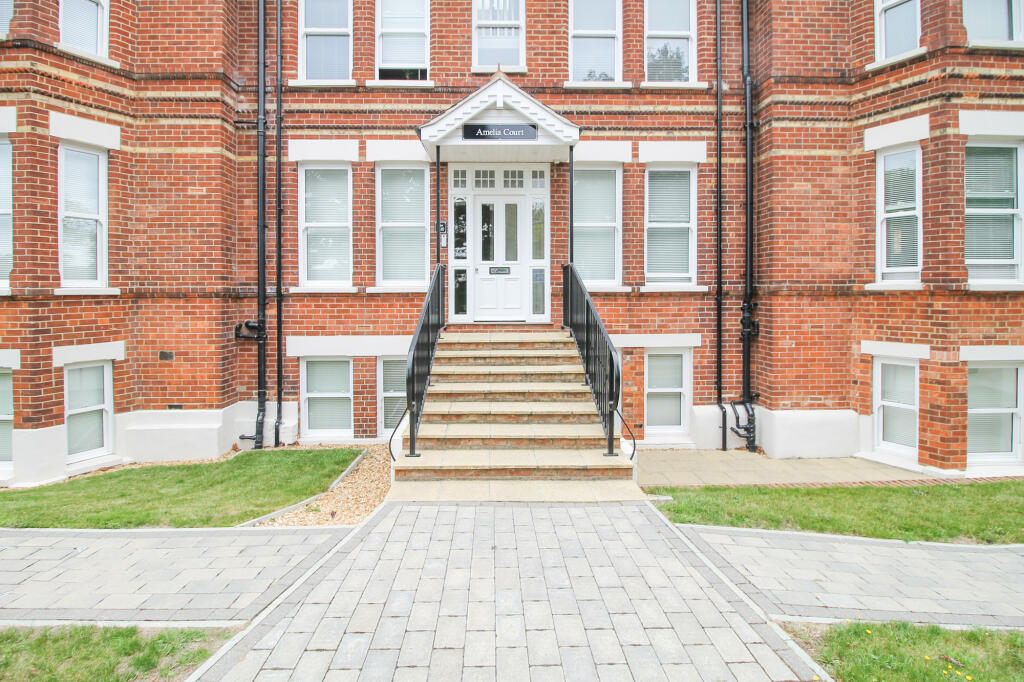 1 bed Apartment for rent in Farnborough. From Greg James Estate Agents - Farnborough