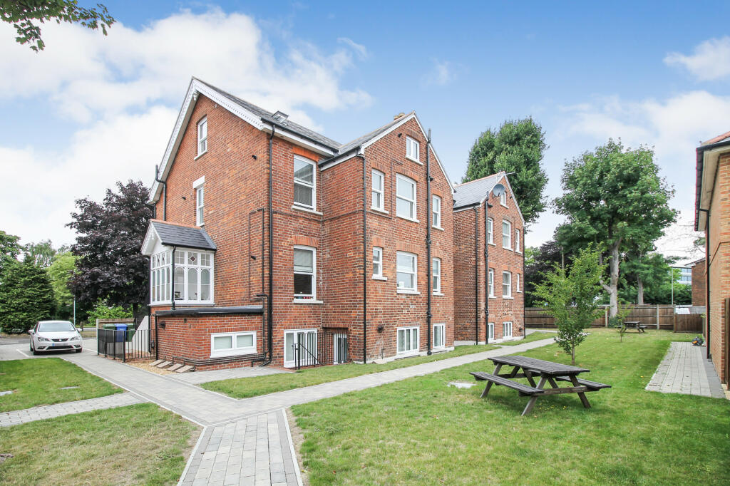 1 bed Apartment for rent in Farnborough. From Greg James Estate Agents - Farnborough 1 bed Apartment for rent in Farnborough. From Greg James Estate Agents - Farnborough
