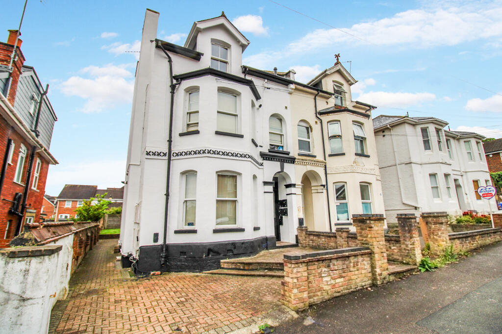 1 bed Apartment for rent in Ash Green. From Greg James Estate Agents - Farnborough