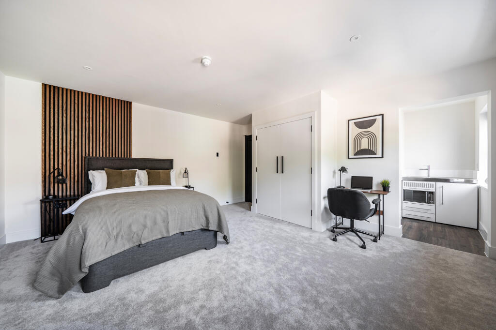 4 bed Studio for rent in Ash Vale. From Greg James Estate Agents - Farnborough 4 bed Studio for rent in Ash Vale. From Greg James Estate Agents - Farnborough