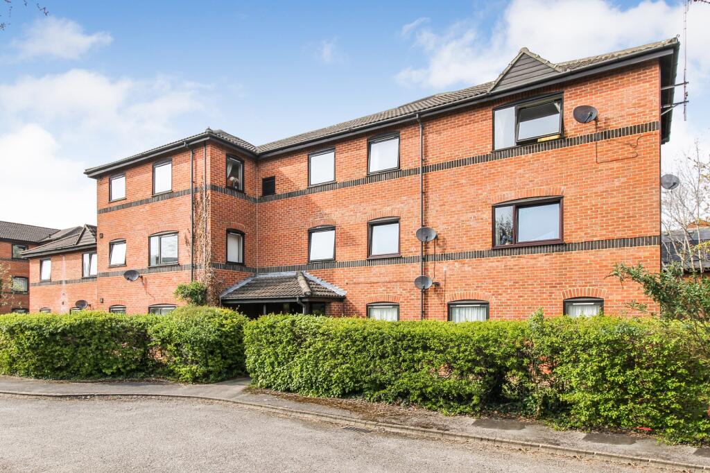 2 bed Apartment for rent in Farnborough. From Greg James Estate Agents - Farnborough