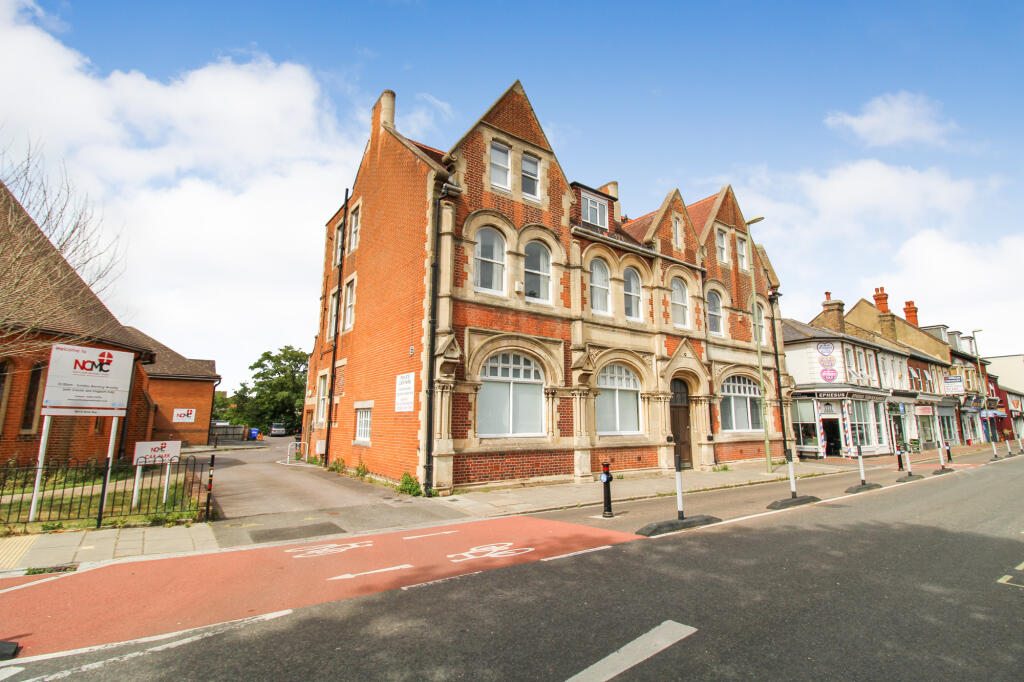 1 bed Apartment for rent in Farnborough. From Greg James Estate Agents - Farnborough
