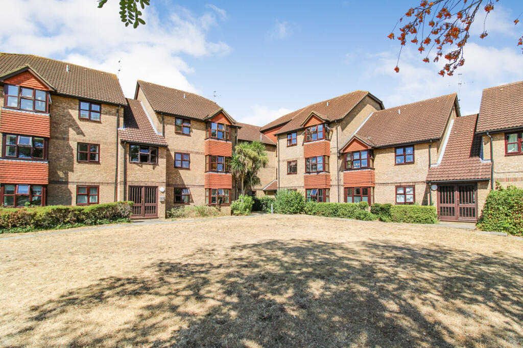 1 bed Apartment for rent in Ash Green. From Greg James Estate Agents - Farnborough 1 bed Apartment for rent in Ash Green. From Greg James Estate Agents - Farnborough