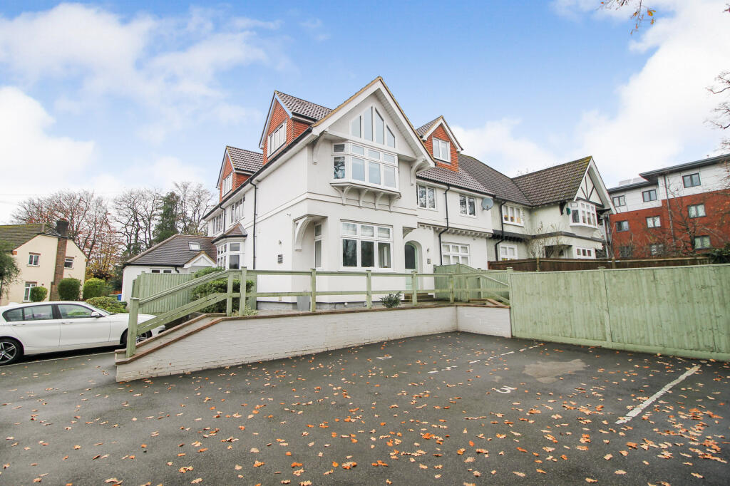 1 bed Annexe for rent in Farnborough. From Greg James Estate Agents - Farnborough 1 bed Annexe for rent in Farnborough. From Greg James Estate Agents - Farnborough