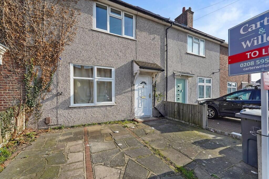 3 bed Mid Terraced House for rent in Dagenham. From Carter & Willow - Dagenham