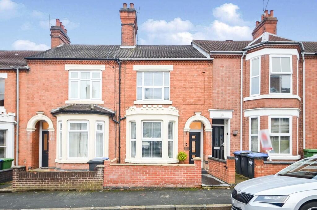 3 bed Mid Terraced House for rent in Rugby. From Carter and King Estate Agents - Rugby
