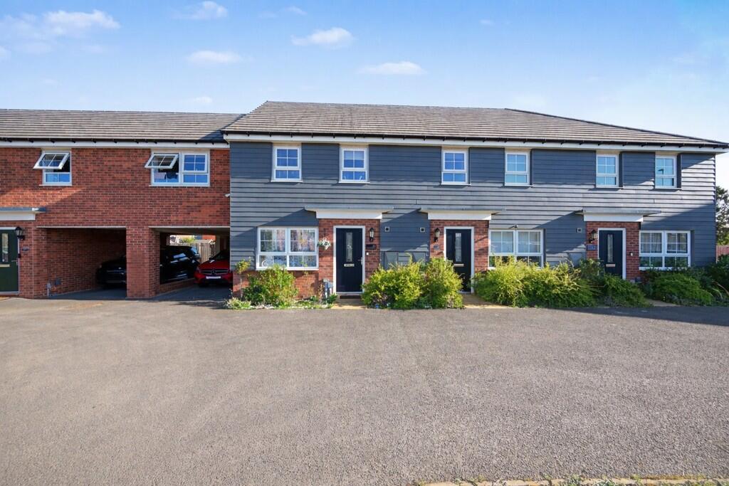 3 bed Mid Terraced House for rent in Rugby. From Carter and King Estate Agents - Rugby